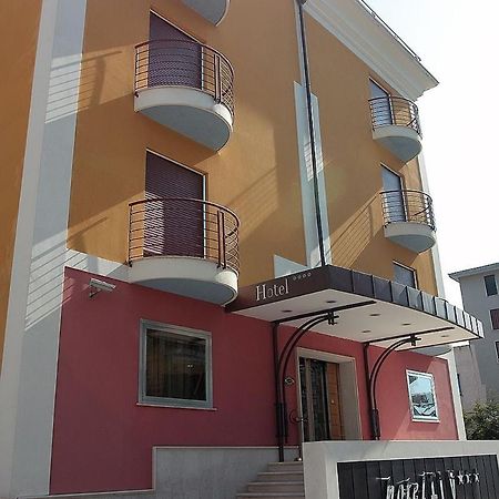 Hotel Fly Казорія Екстер'єр фото