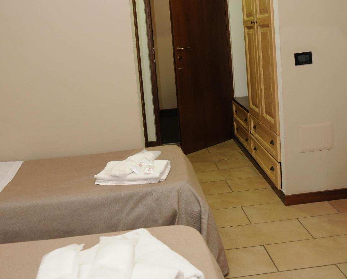Hotel Fly Казорія Екстер'єр фото