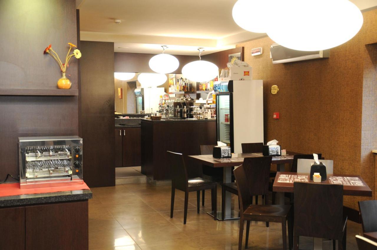 Hotel Fly Казорія Екстер'єр фото
