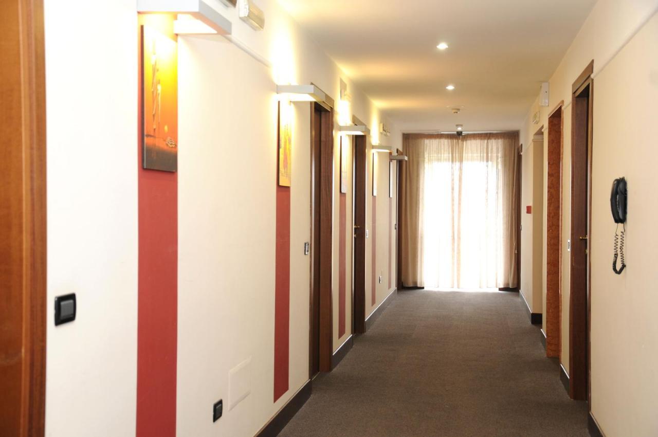 Hotel Fly Казорія Екстер'єр фото